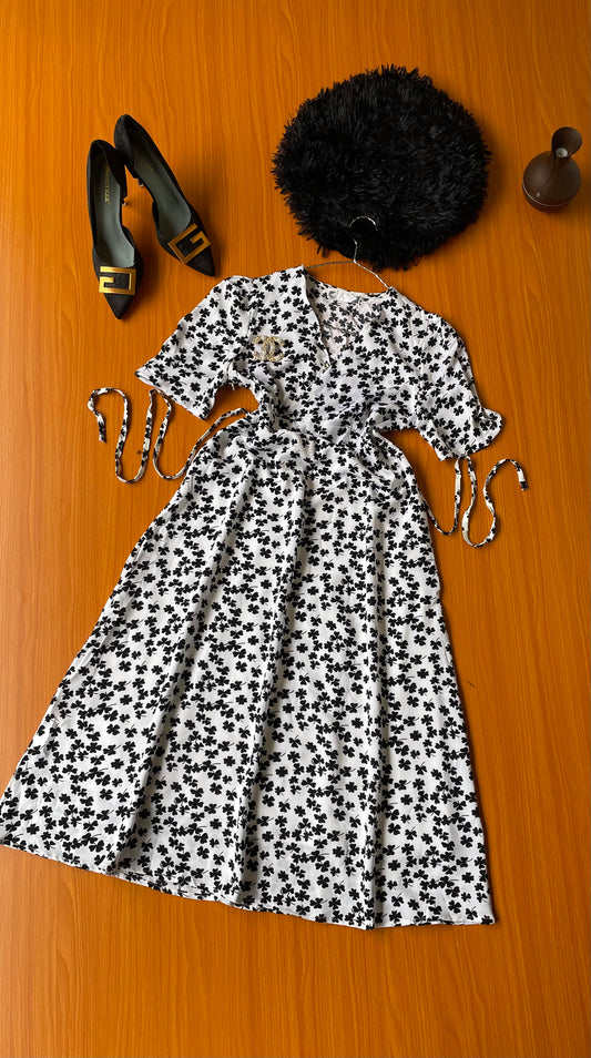 Robe Midi à Fleurs à Manches Courtes