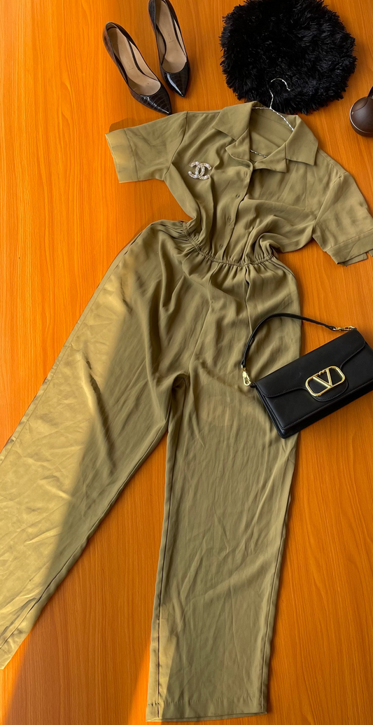 Combinaison pantalon kaki a manches courtes